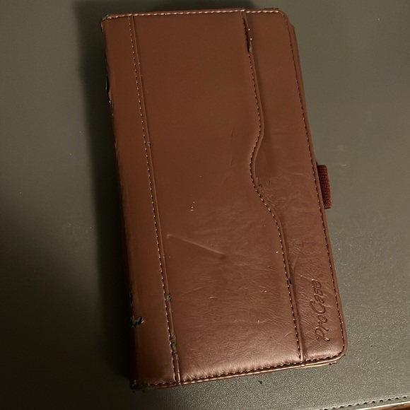 Lenovo 2019 Tablet, works! Already factory reset and ready to use - Picture 4 of 6